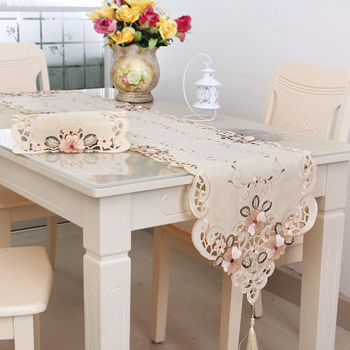 Immagine di Four Sizes Classical Embroidery Flower Table Runnr Desk Mat Wedding Party Home Decor